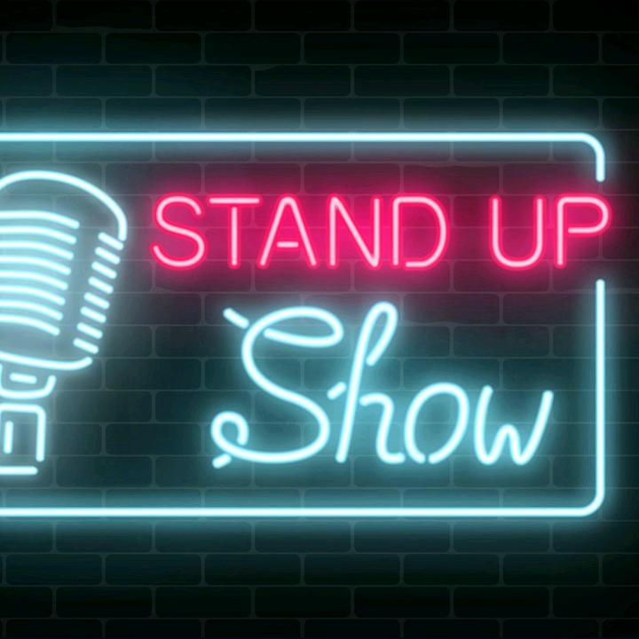 Включи show up. Неоновая вывеска микрофон. Stand up неон. Неоновая вывеска стендап. Стенд ап вывеска.