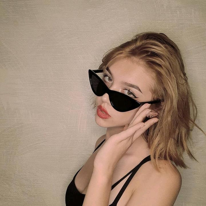 Nevaaadaa тиктокерша. Cynthia parker. нэсса барретт. девушка крашиха. девушка крашиха.