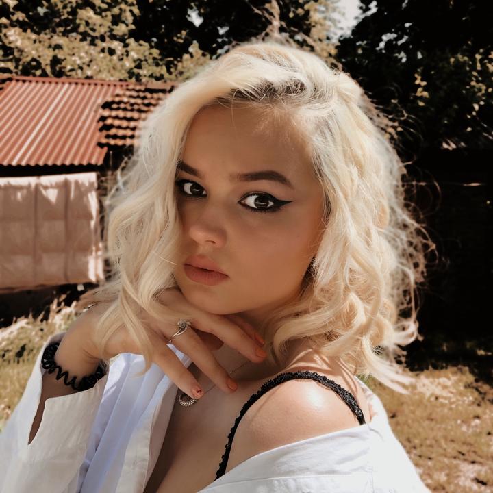 Teya dora певица