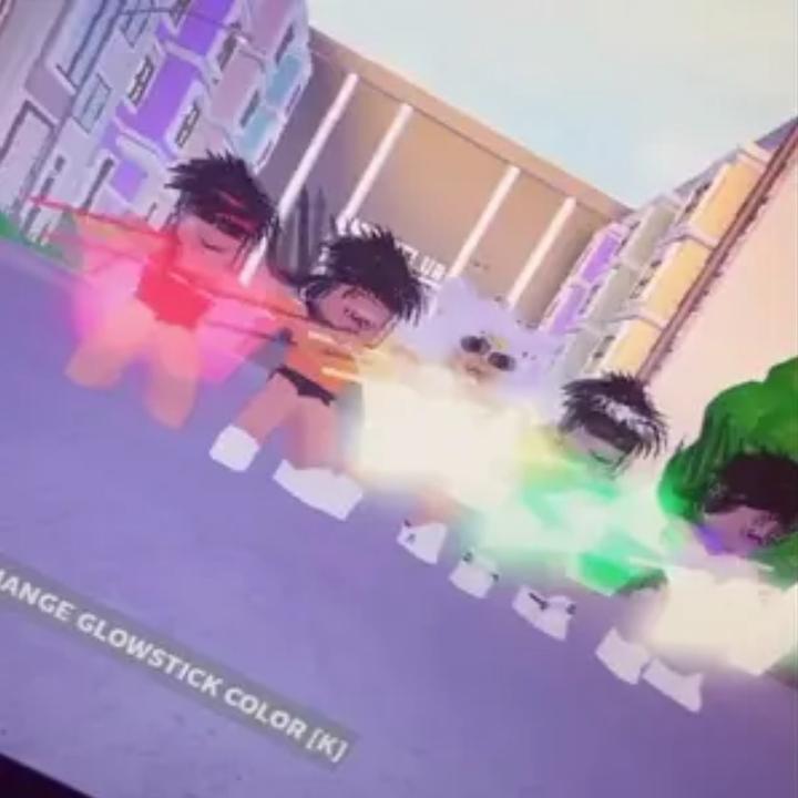 Rblxhxpehxuse Tiktok Watch S Newest Tiktok Videos - baddie roblox tiktok pfp