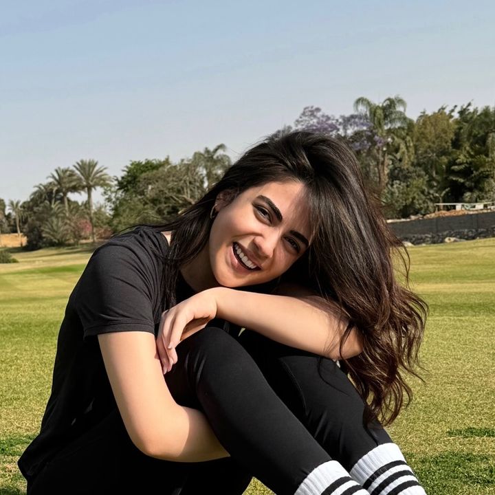 Zeina Zee @zeinazeee
