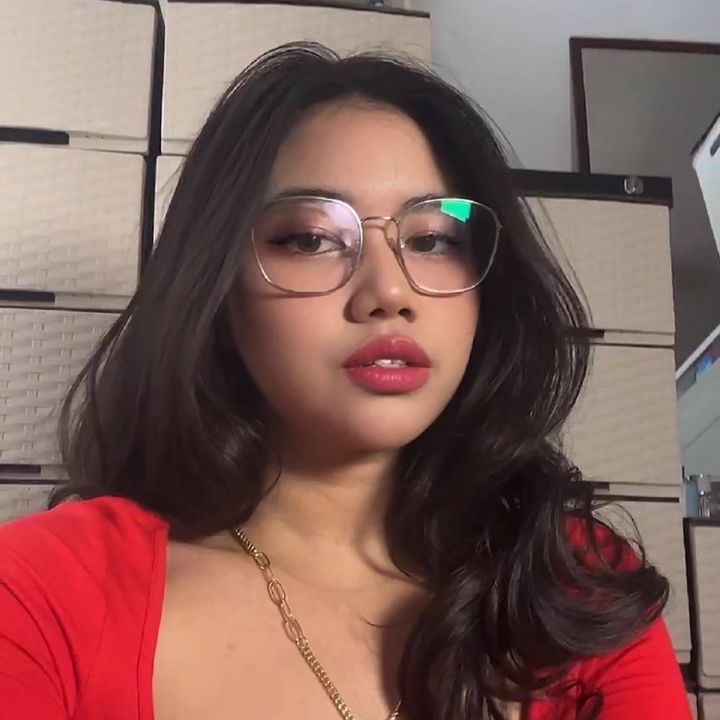 julie @juliecv_