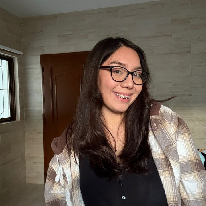 Daniela 📚🎞️✨ @valecumber