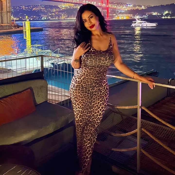 Malika🧿🐆 @malika_official26