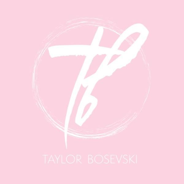 Taylor Solevski @taylorbeautycosmetics