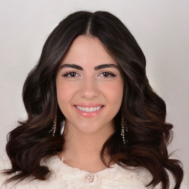 Zeina Zee @zeinazeee