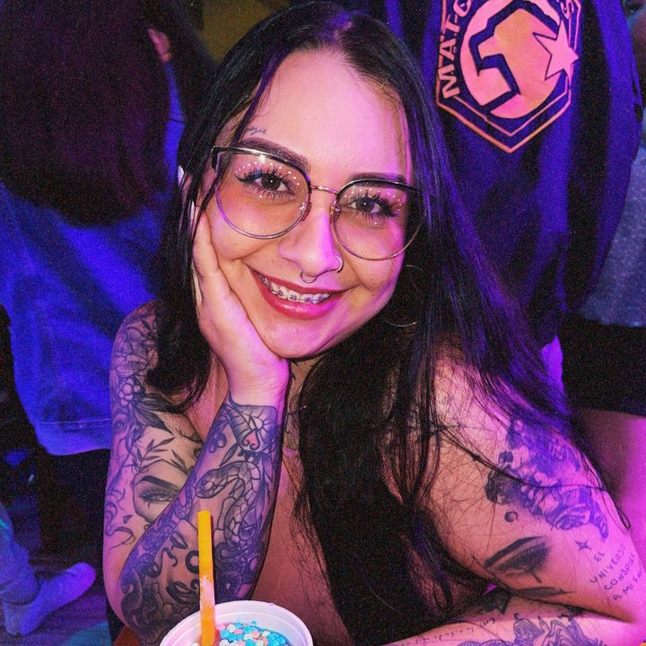 tatuadora línea fina💜 @stefacastroo_tattoo
