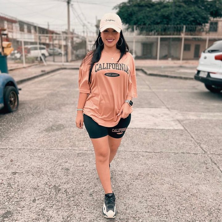 Anggie Cisneros  🐿️ @anggiecisneros1