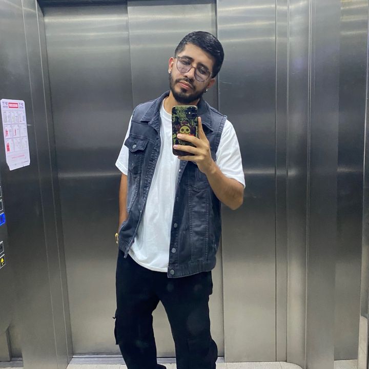 John Fernandez Farias @john.doblef