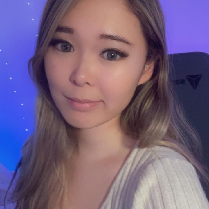 extra emily @extraemily