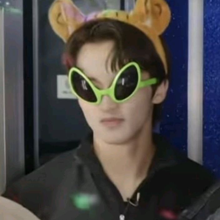 ojitos de renjun @dongslee