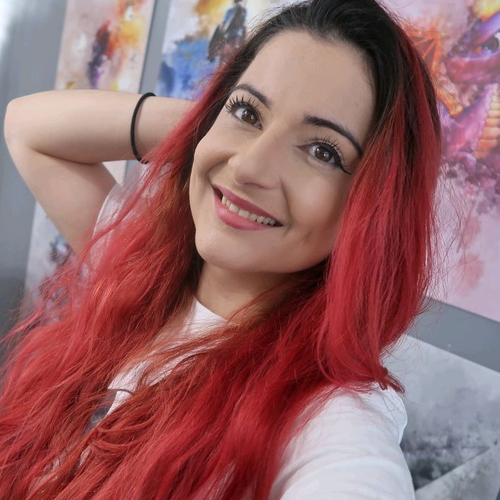 AnnieFuchsia @anniefuchsia