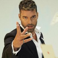 Ricky Martin @ricky__martin