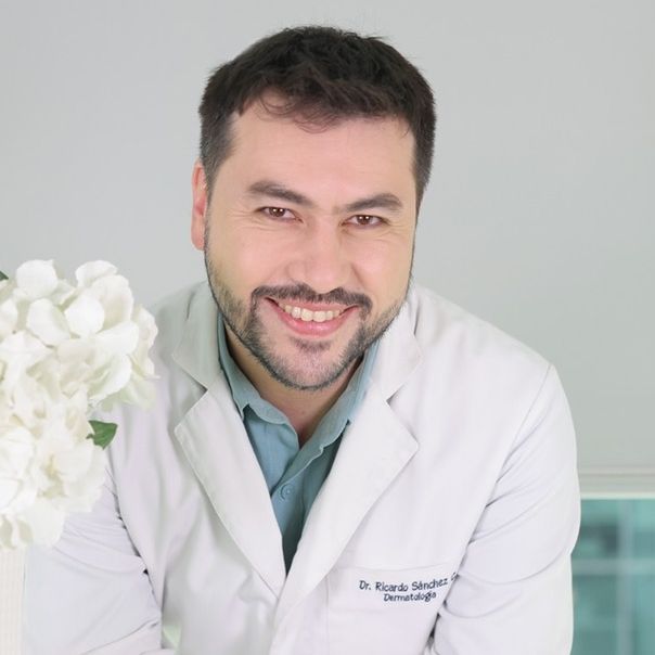 Dr Ricardo Sánchez @idermatologo