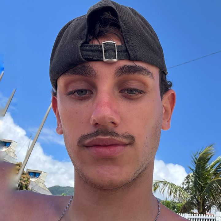 Vini Machado @vinimacchado